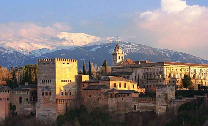 where to stay in granada